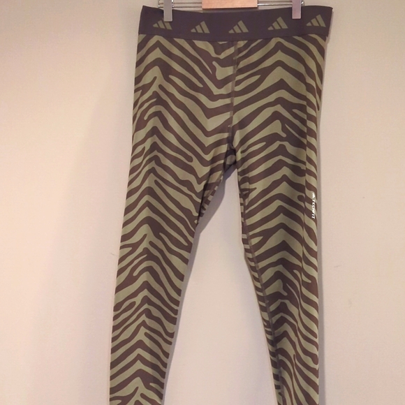 Brand new Large zebra adidas spandex performance legging - Picture 1 of 4